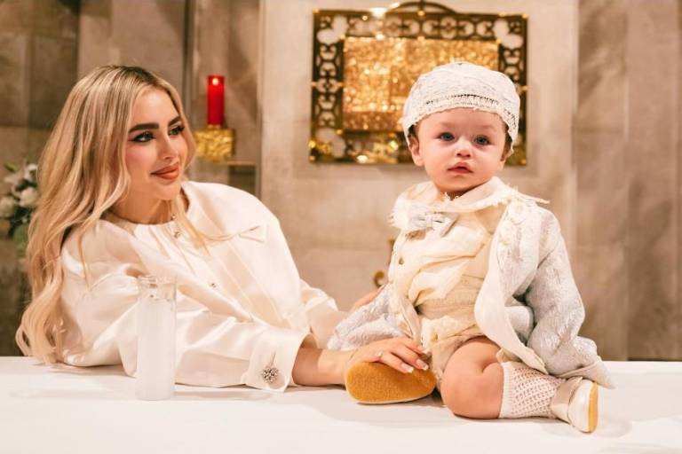 Acude Christian Nodal al bautizo de su sobrino, la ausente fue Ángela Aguilar