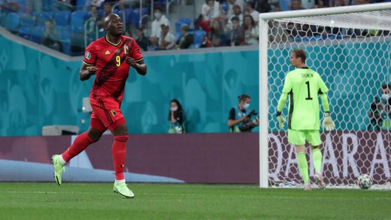 Romelu Lukaku anotó y le dedicó el gol al danés Christian Eriksen, quien se desvaneció en el duelo entre Dinamarca y Finlandia.