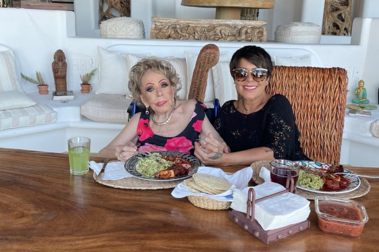 Convierte Alejandra Guzmán cenizas de Silvia Pinal en un diamante