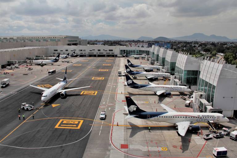 Alista AMLO traspaso del Aeropuerto de CdMx a la Semar