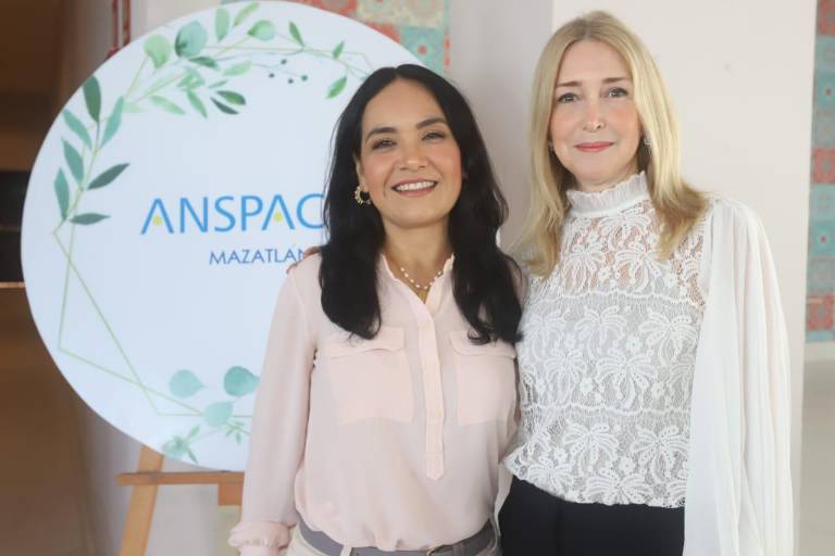 Integrantes de Anspac Mazatlán escuchan mensaje de unión familiar