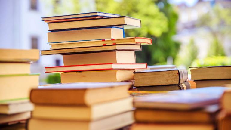 La campaña de donación de libros es para incrementar el acervo de la Biblioteca de las Artes Ramón Rubín.