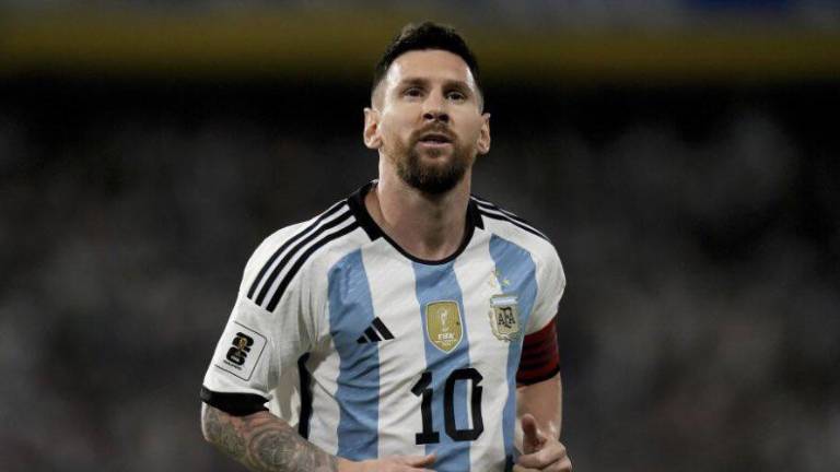 Lionel Messi tiene una lesión en la pierna derecha.