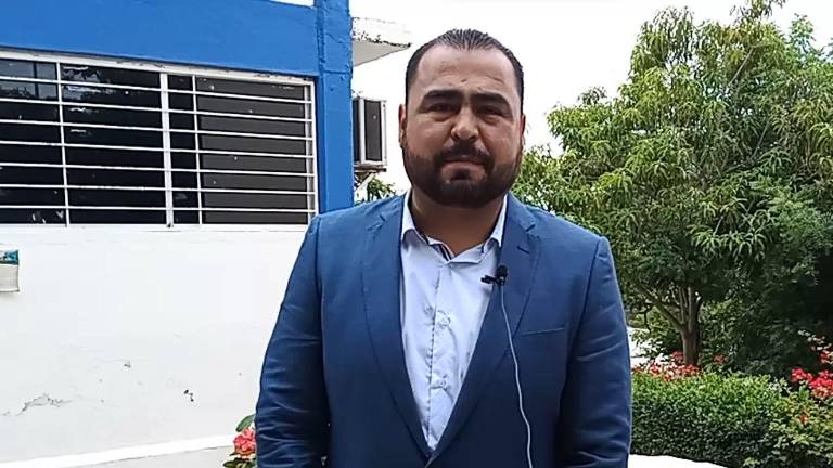 Miguel Ángel Avena Vargas, director de la preparatoria Comandante Víctor Manuel Tirado López de la UAS en Rosario.