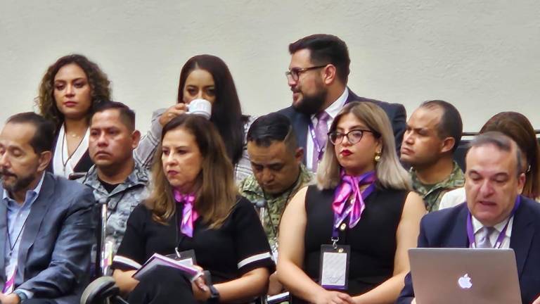 Durante la sesión del INE de este domingo, personal del Ejército y la Guardia Nacional estuvieron presentes.