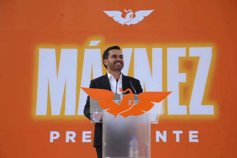 Álvarez Máynez se registra ante INE, como candidato presidencial de MC