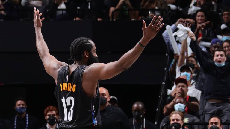 James Harden terminó la jornada con 34 puntos para los Nets.