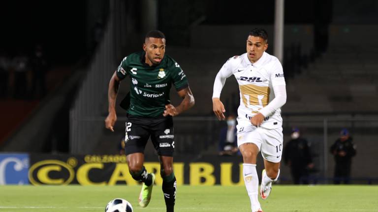 Santos vence 3-0 a Pumas en partido pendiente.