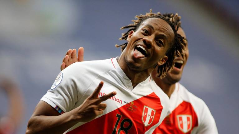 André Carrillo sentenció el triunfo y el boleto a la siguiente ronda para Perú.