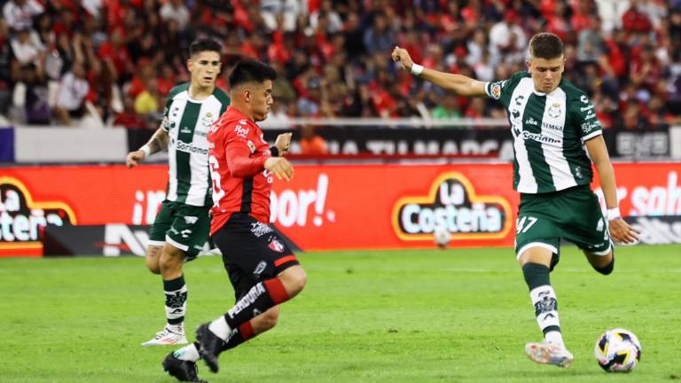 Atlas se impone en casa.