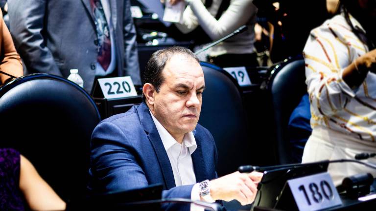 El Diputado federal Cuauhtémoc Blanco niega que vaya a separarse del cargo.