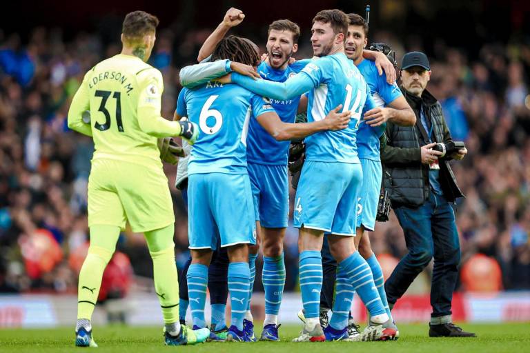 Rodri le da el triunfo al City, líder absoluto de la Premier, en su visita al Arsenal