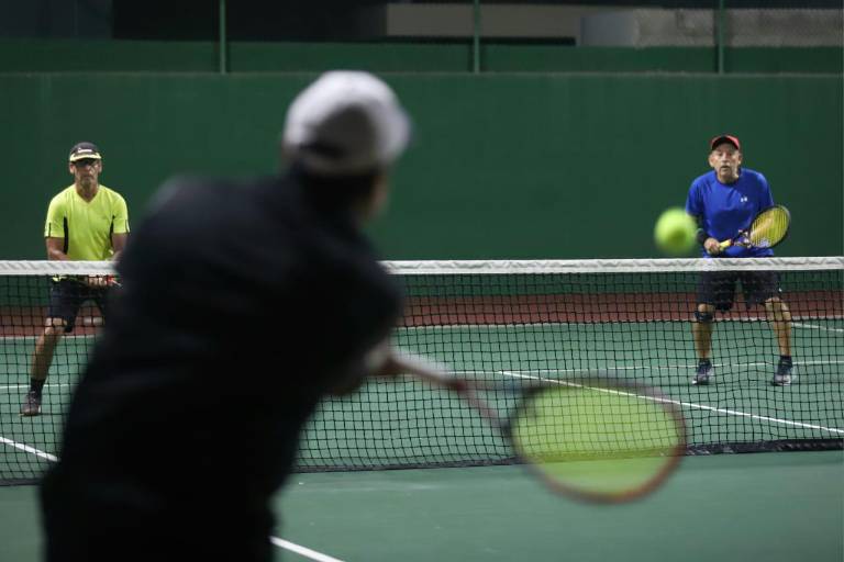 Becerra y Russek se combinan en triunfo en Torneo Joan Chirusa