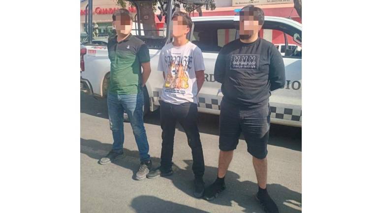 Fue en la colonia Margarita cuando elementos del Ejército Mexicano detuvieron a los tres hombres luego de realizar trabajos de reconocimiento terrestre.