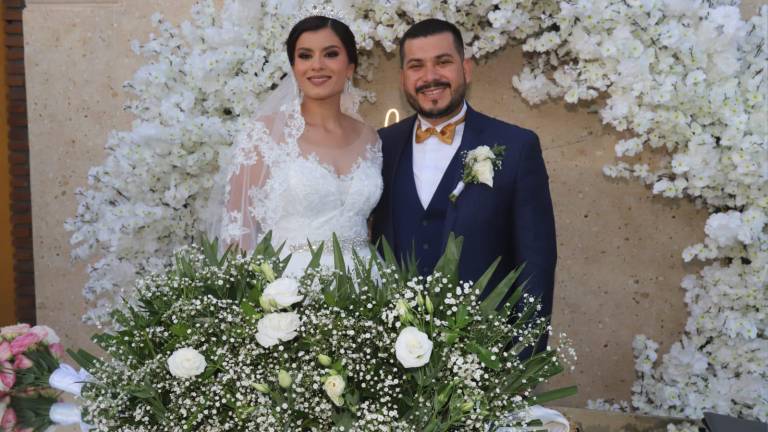 Denisse Ismeraí Osuna Coronado y Adán Castillo Sánchez unieron su vida en matrimonio.