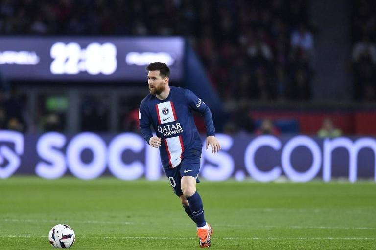 Messi se disculpa por irse a Arabia sin permiso