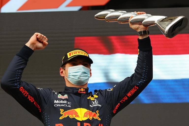 Max Verstappen gana el Gran Premio de Imola; ‘Checo’ Pérez termina en el sitio 12