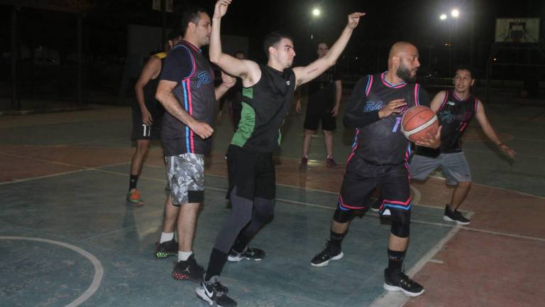 Oasis-Bird suma un triunfo más en Liga de Baloncesto Burócrata