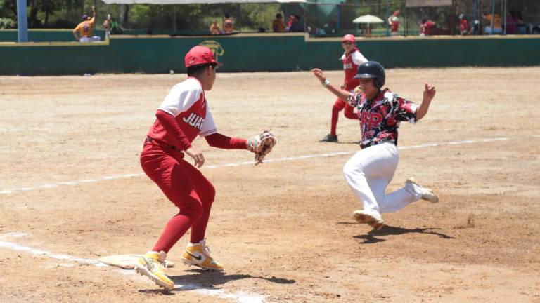 Se realiza la cuarta jornada del torneo.