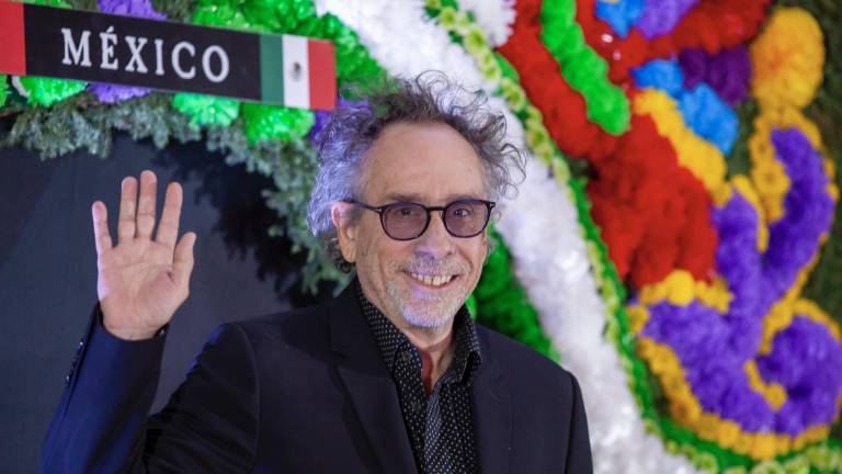 El primer avance de la docuserie sobre la carrera de Tim Burton muestra los testimonios de colaboradores constantes y cercanos del director.