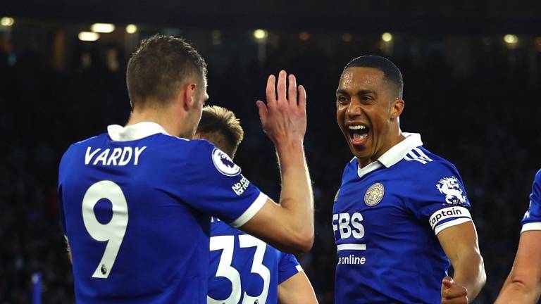 Leicester City logró un empate que lo mantiene ligeramente fuera de la zona de descenso en la Premier League.