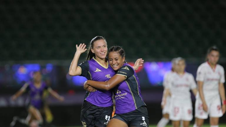 Yuliana Mora celebra el primer gol de Mazatlán FC, el cual abrió el camino a la victoria sobre Toluca.