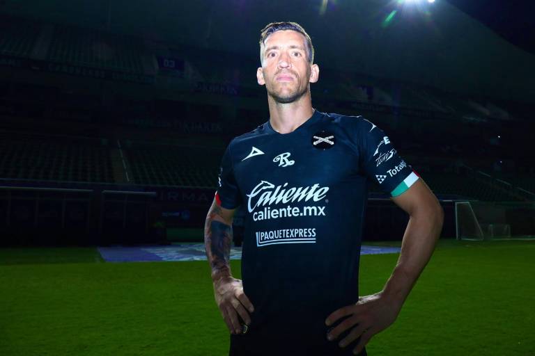 Nicolás Vikonis, en la primera lista de Diego Alonso como DT de Uruguay