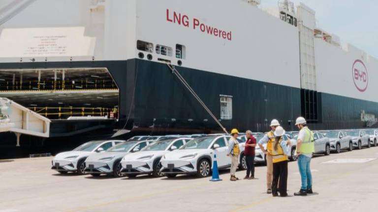 Mazatlán es el primer puerto de México dónde desembarca el buque chino BYD Changzhou.