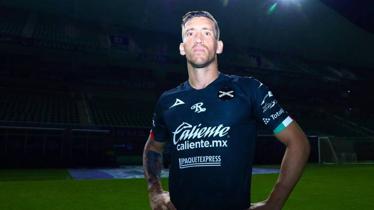 Nicolás Vikonis aparece en la primera lista dada por Diego Alonso.