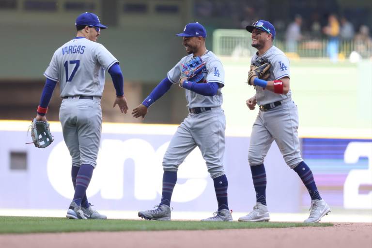 Dodgers superan a Cerveceros con trueno y joya de Kershaw
