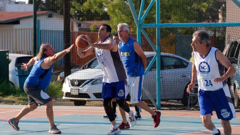 Cencab-Clínica del Mar superó sin problemas en la pasada jornada a Telmex, en el Torneo Maxibaloncesto.