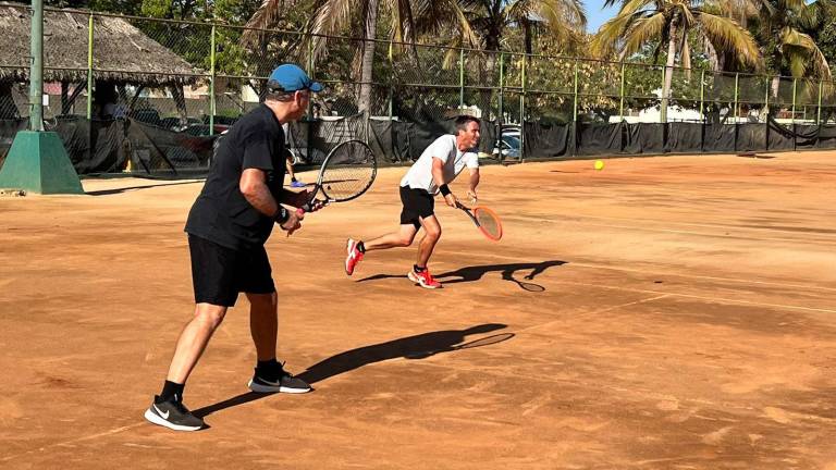 Las canchas del Club Muralla fueron el escenario del Dual Meet de tenis.