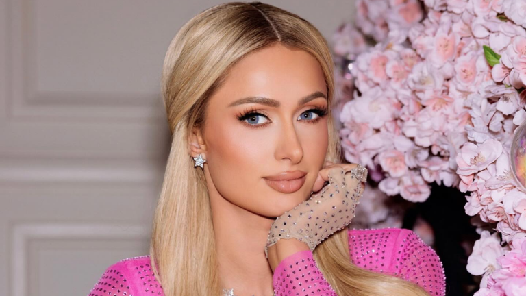 Paris Hilton regresa a México para promover joyería mexicana.