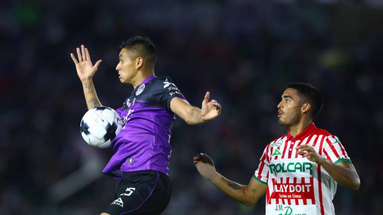 Miguel Sansores poco pudo hacer para evitar el empate sin goles del Mazatlán FC.