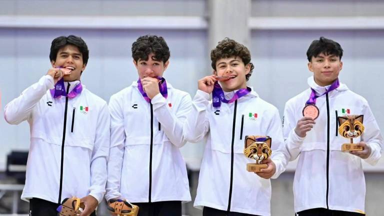 Equipo varonil de gimnasia artística logra bronce en Asunción 2025.