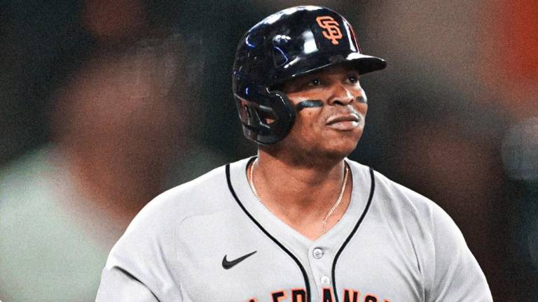 Rafael Devers aportará su poder zurdo a la alineación de los Gigantes de San Francisco.