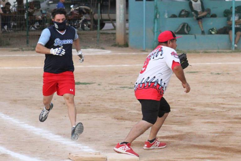 Bird deja el liderato, pero está seguro en los playoffs de la Liga de Softbol Municipal