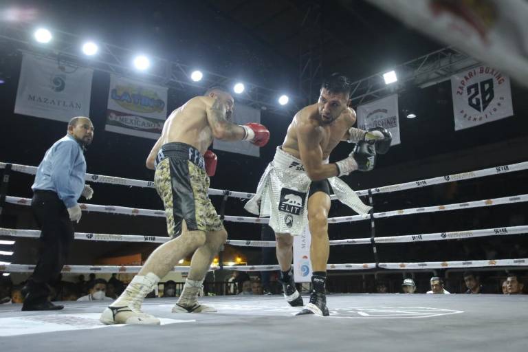 Salen con el brazo en alto ‘Chinito’ Amaro y argentinos en la cancha Germán Evers