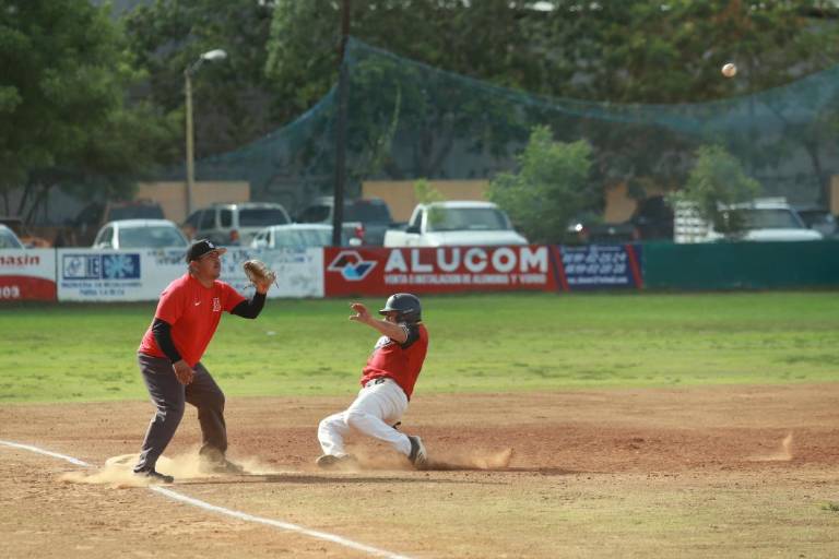 Óptica Bemed sigue en posiciones altas en Liga de Meseros