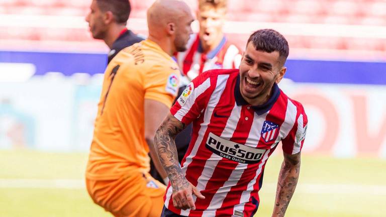 Atlético de Madrid mostró un gran despliegue ofensivo para seguir de líder.