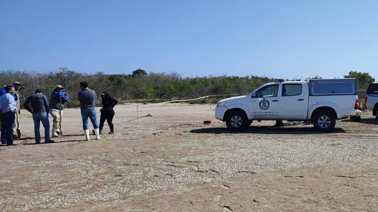 El grupo Tesoros Perdidos Hasta Encontrarlos realiza labores de búsqueda en un predio y encuentra restos óseos.