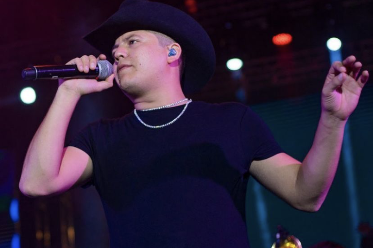 Remmy Valenzuela es acusado de golpear a su primo y a su novia