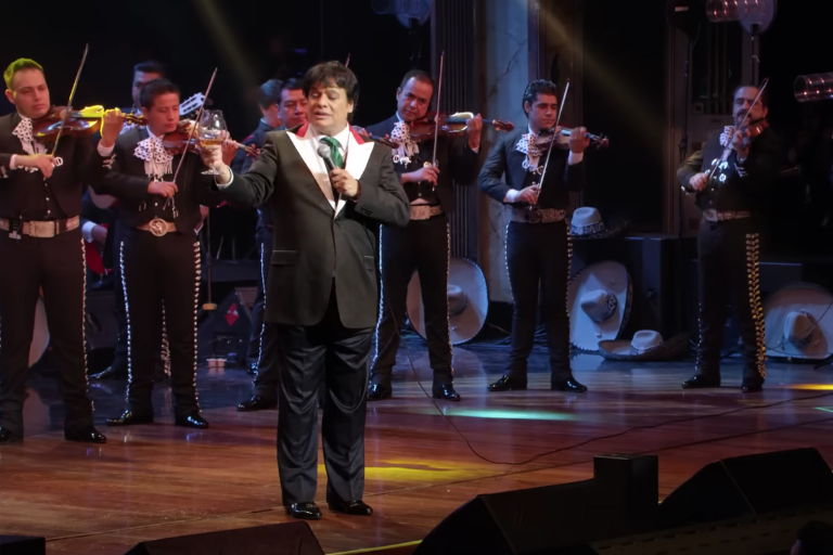 Proyectarán gratis el concierto ‘Mis 40 en Bellas Artes’ de Juan Gabriel
