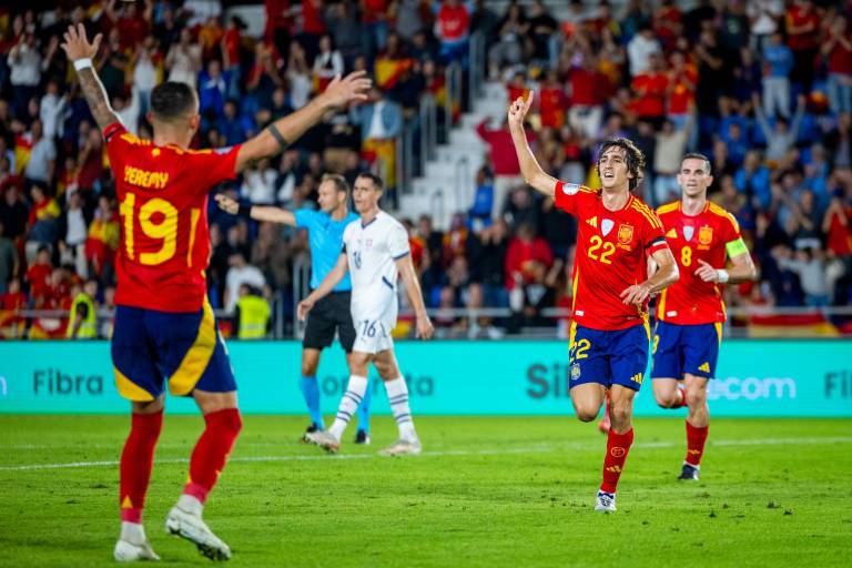España acaba el año invicta, Croacia y Dinamarca califican a cuartos en Liga de Naciones