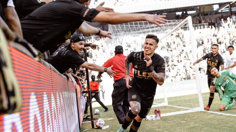 Brian Rodríguez llega al nido.