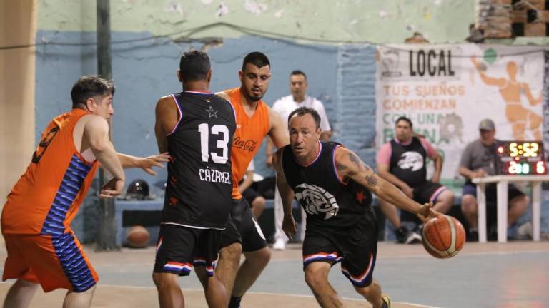 Con toda intensidad sigue la Liga de Baloncesto Empresarial.