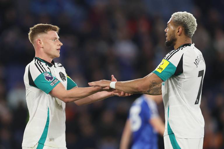 Newcastle se acerca a la Champions, Leicester al descenso