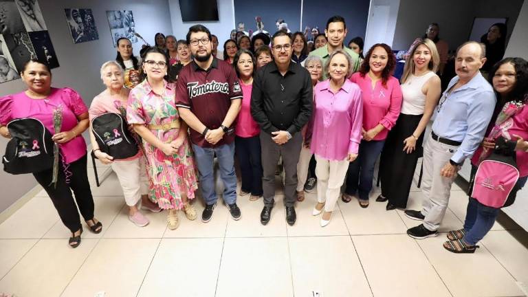 Tomateros y Voluntariado Estatal entregan kits de recuperación a mujeres con linfedema.
