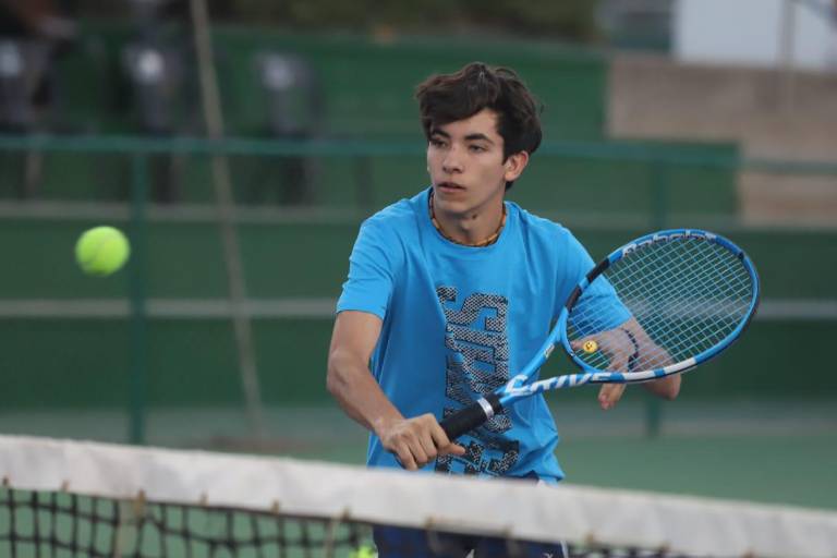 Santiago Prieto domina a su rival en Tenis Copa Primavera