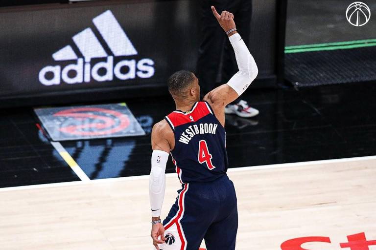 Russell Westbrook rompe récord de triples dobles de Oscar Robertson